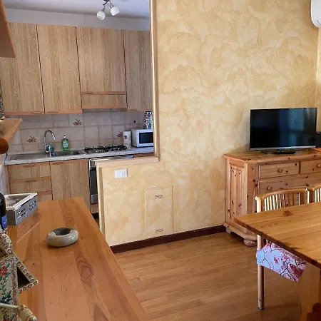 Diffuso Il Portichetto Sulla Collina A Vezio 3* 페를레도