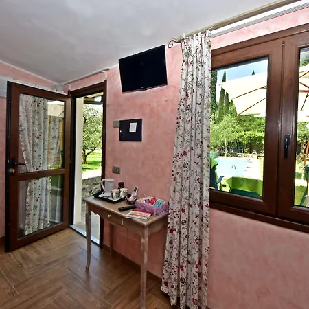 Diffuso Il Portichetto Sulla Collina A Vezio 호텔 3*