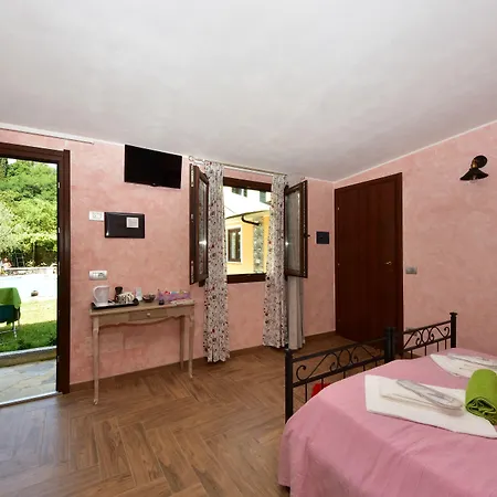 Diffuso Il Portichetto Sulla Collina A Vezio 호텔 페를레도