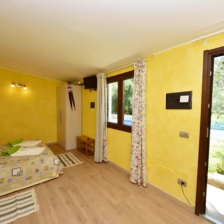 Diffuso Il Portichetto Sulla Collina A Vezio 3*