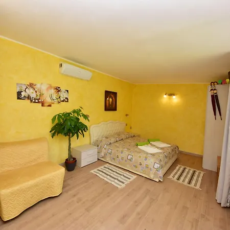 Diffuso Il Portichetto Sulla Collina A Vezio 3* 페를레도