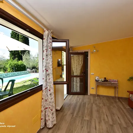 Diffuso Il Portichetto Sulla Collina A Vezio 3*