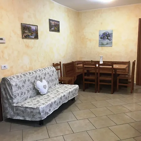 Diffuso Il Portichetto Sulla Collina A Vezio 3*