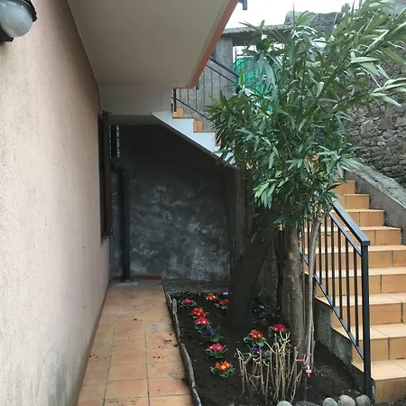 Diffuso Il Portichetto Sulla Collina A Vezio 3* 페를레도
