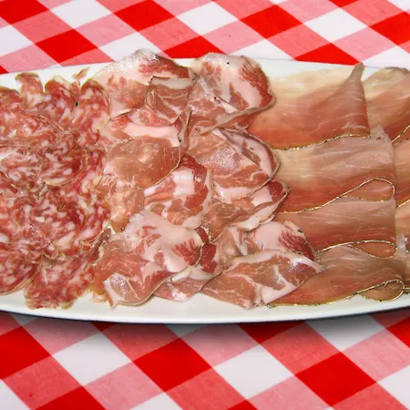 Diffuso Il Portichetto Sulla Collina A Vezio 호텔 페를레도