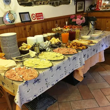 Diffuso Il Portichetto Sulla Collina A Vezio 3* 페를레도