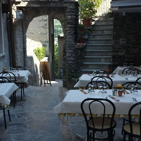 호텔 Diffuso Il Portichetto Sulla Collina A Vezio 3*