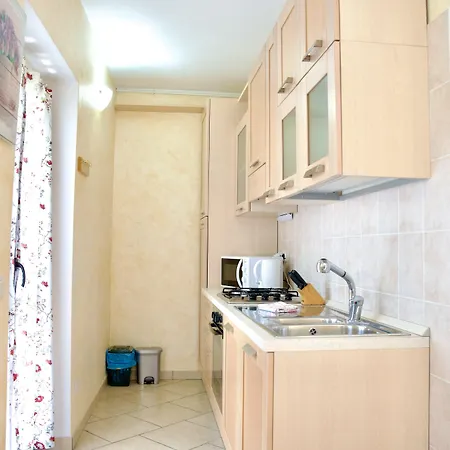 Hotel Diffuso Il Portichetto Sulla Collina A Vezio Perledo 3* Perledo
