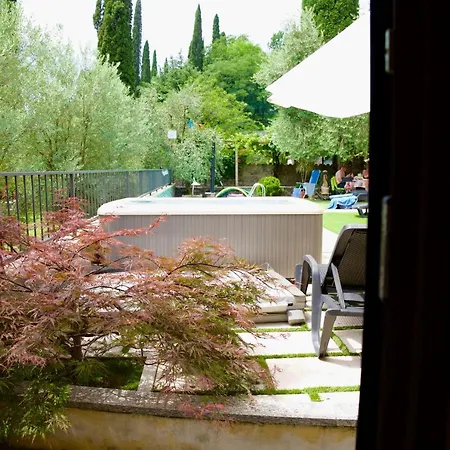 Diffuso Il Portichetto Sulla Collina A Vezio 3* Perledo