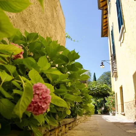 Diffuso Il Portichetto Sulla Collina A Vezio