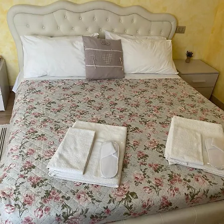 Hotel Diffuso Il Portichetto Sulla Collina A Vezio Perledo