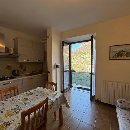 Отель Hotel Diffuso Il Portichetto Sulla Collina A Vezio Perledo 3*