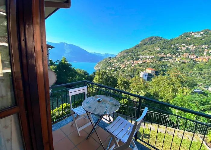 Diffuso Il Portichetto Sulla Collina A Vezio Hotel Perledo